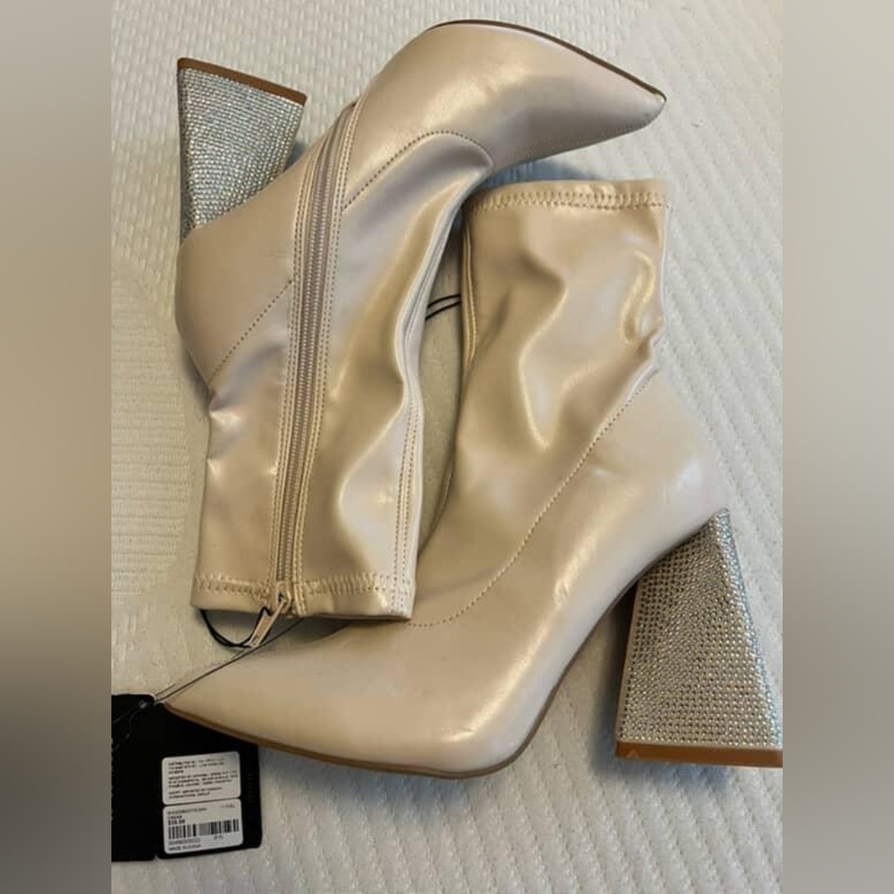 New Elegant Cream Ankle Boots with Silver Heel
